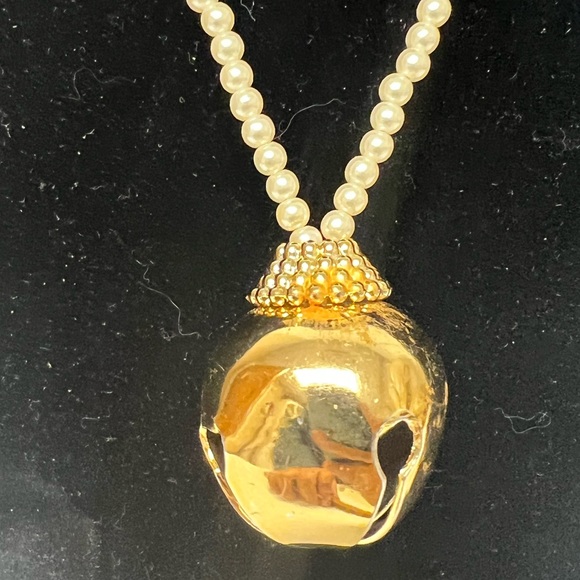 Christmas jingle bell necklace faux pearl - Picture 3 of 4